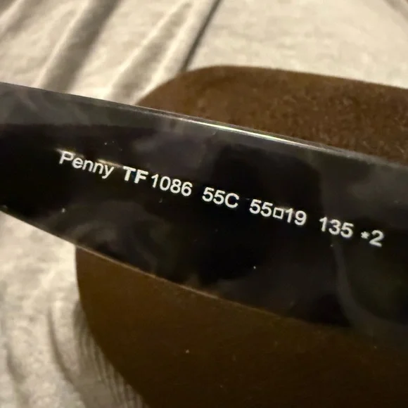 Tom Ford Penny Sunglasses
New without tags - Picture 5 of 5